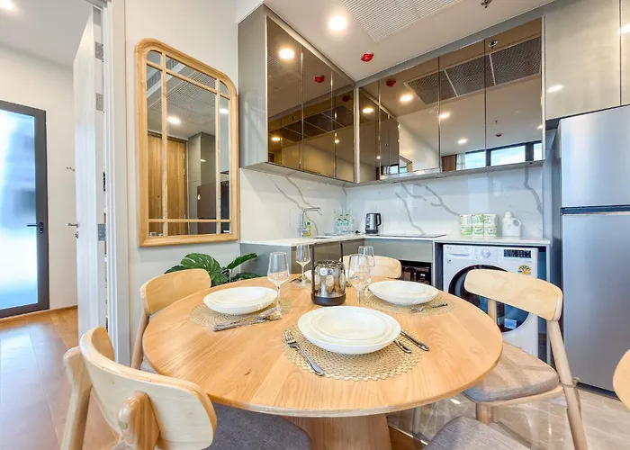 High-floor Luxury 2 Bedrooms 2 Bathrooms King&queen Bed Sky Pool Heart Of Siam District 曼谷高层奢华套房 两卧两卫 特大床 大床 无边泳池 坐落暹罗商圈核心 公寓