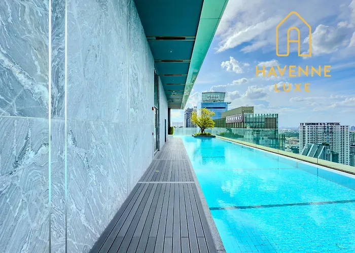 High-floor Luxury 2 Bedrooms 2 Bathrooms King&queen Bed Sky Pool Heart Of Siam District 曼谷高层奢华套房 两卧两卫 特大床 大床 无边泳池 坐落暹罗商圈核心 公寓 *